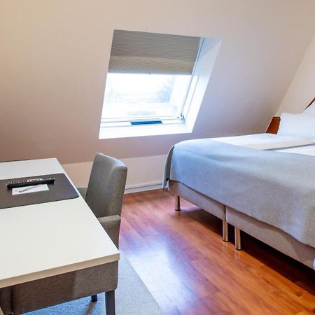 Hotel Hangelar Sankt Augustin Bagian luar foto